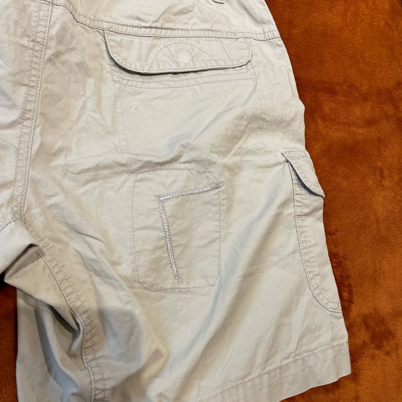 Women’s Columbia Shorts - Picture 5 of 10